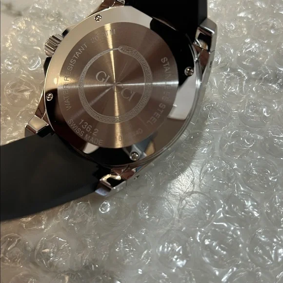 NWTGucci Men's Black and Silver Dive Watch - Picture 4 of 10